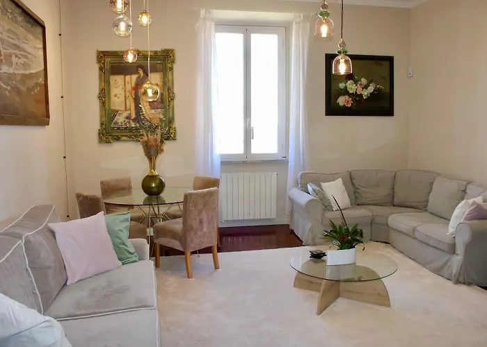 Luiza Vatican Home Apartment