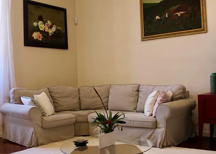 Luiza Vatican Home Roma