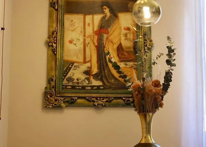 Luiza Vatican Home * Roma