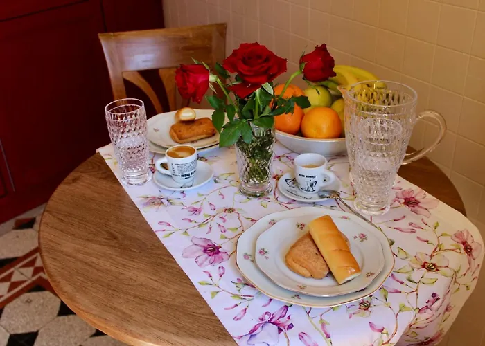 Luiza Vatican Home * Roma